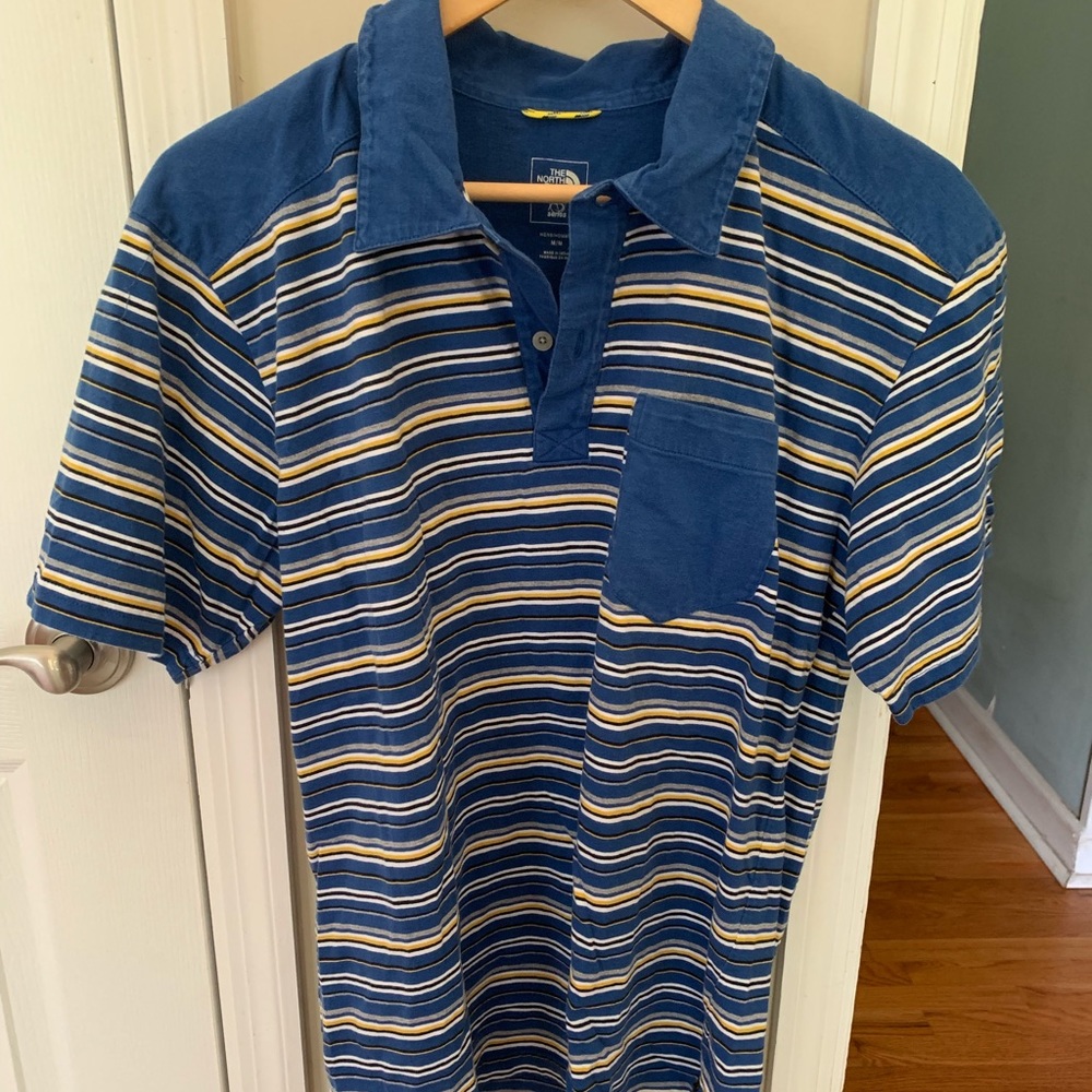 Men’s North Face Polo Size Medium